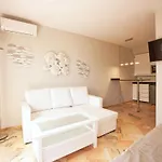 In Beachfront With Pool Apartament