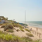 In Beachfront With Pool Apartament