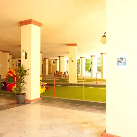 Apartament In Beachfront With Pool Marbella