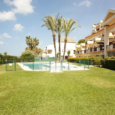 Apartament In Beachfront With Pool