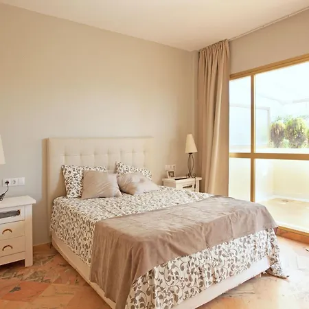 In Beachfront With Pool Marbella