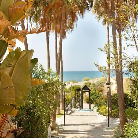 In Beachfront With Pool *