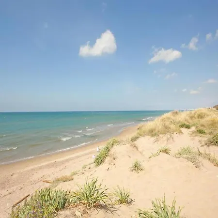 Appartement In Beachfront With Pool