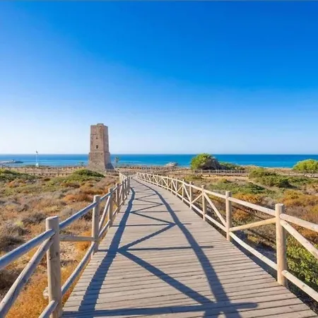 Apartman In Beachfront With Pool