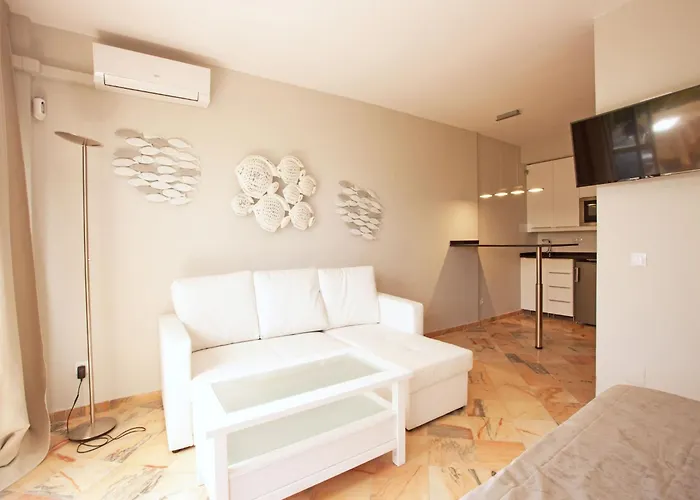 In Beachfront With Pool アパート