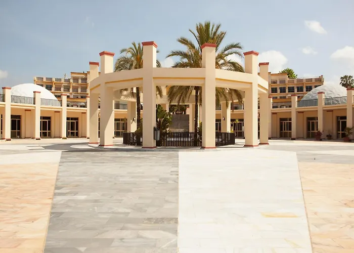 In Beachfront With Pool アパート マルベーリャ