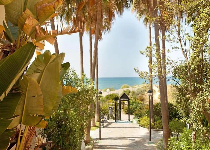 In Beachfront With Pool *