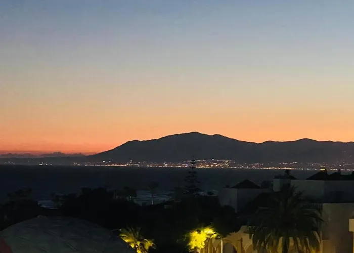 アパート In Beachfront With Pool マルベーリャ