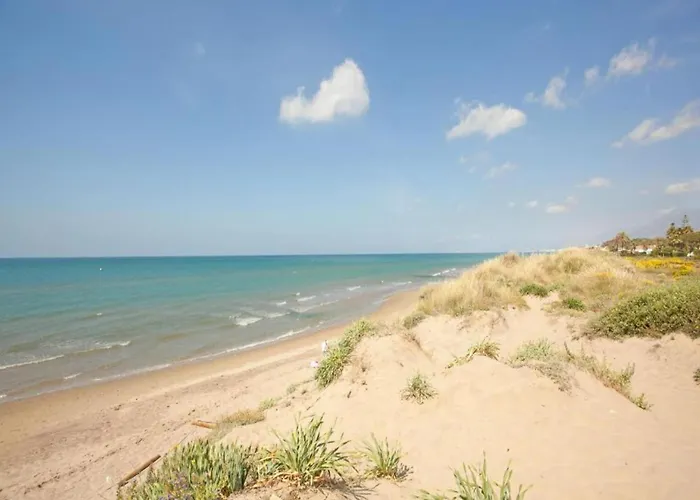 アパート In Beachfront With Pool