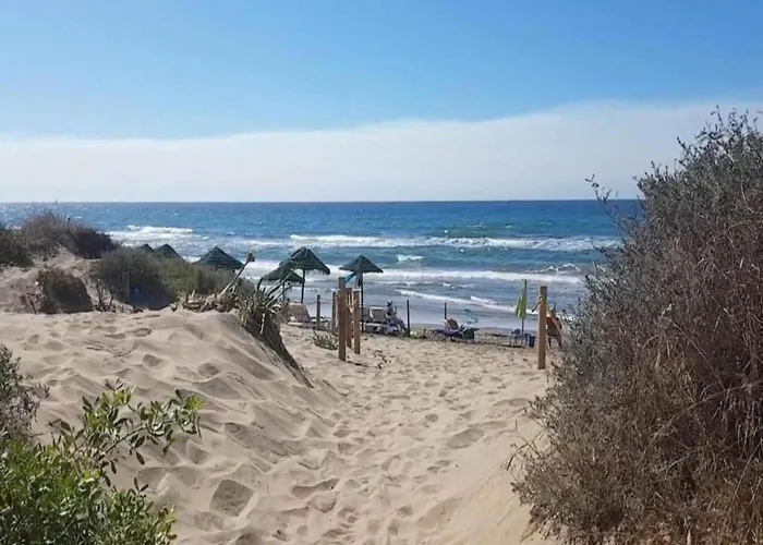 In Beachfront With Pool アパート マルベーリャ