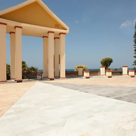 Apartment In Beachfront With Pool *