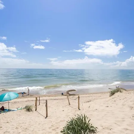 Appartamento In Beachfront With Pool