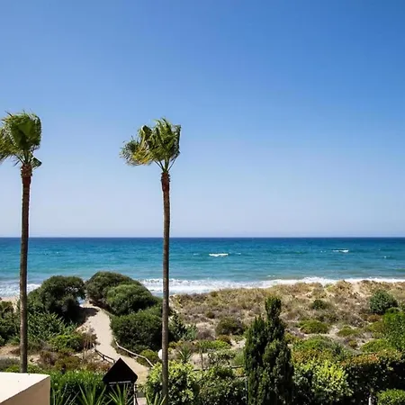 In Beachfront With Pool Marbella